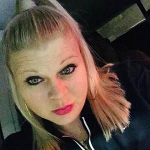 Meet your Posher, Angie